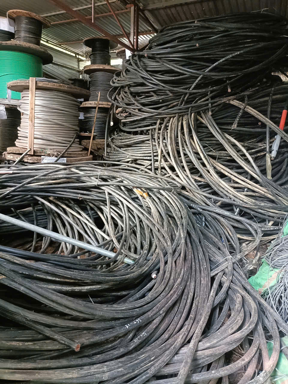 Thu Mua Dây Điện Phế Liệu Giá Cao Uy Tín - Phế Liệu Hoàng Tìn Phát