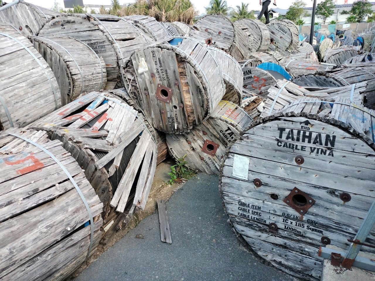 Thu mua phế liệu khu công nghiệp tại TPHCM – Hoàng Tín Phát uy tín, giá cao